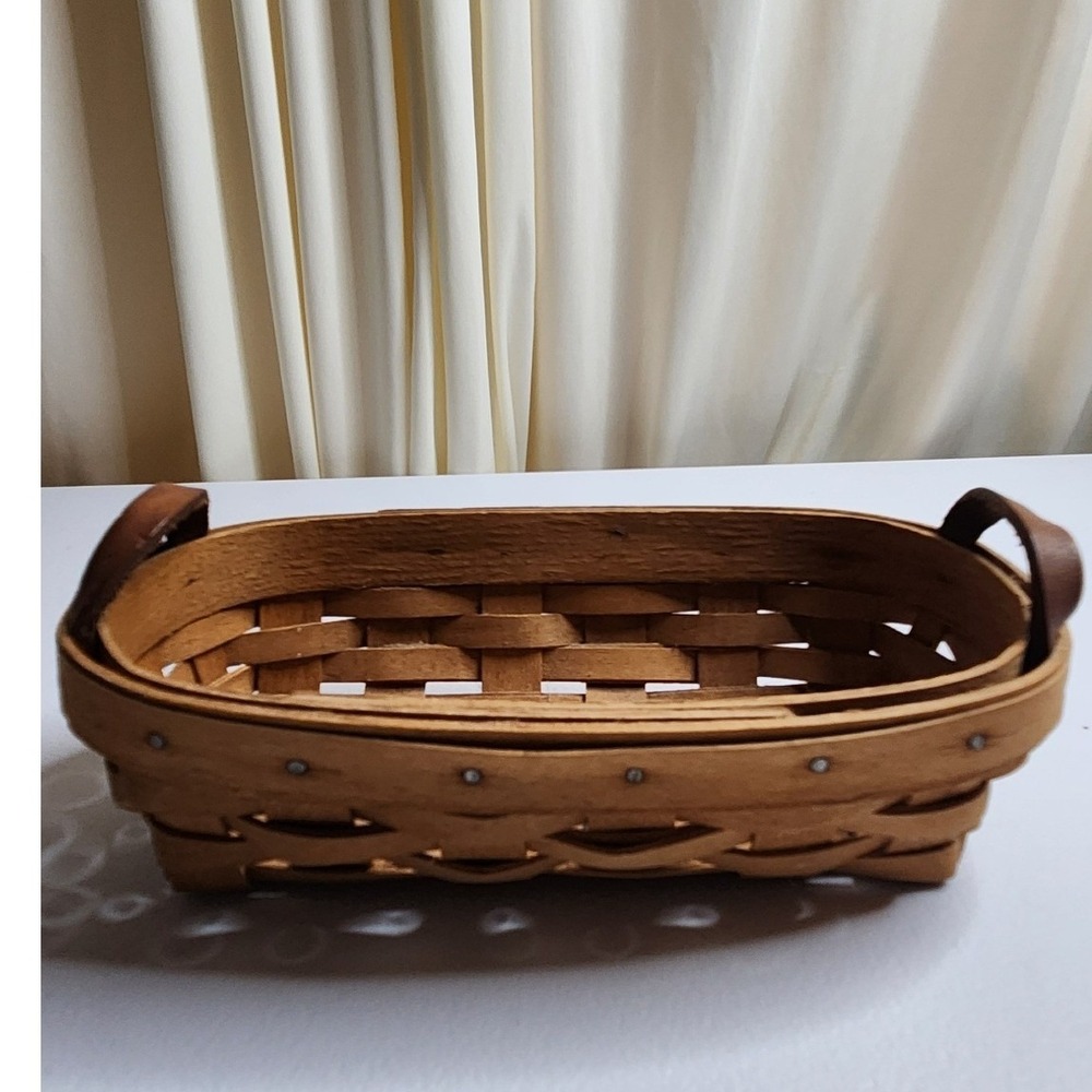 Longaberger Handwoven Oval Basket with Leather Handles -- 1992